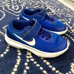 Toddler blue Nike Flex